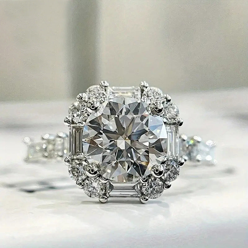 Women's Ring With Sparkling Micro-paved Zirconia Maisonore