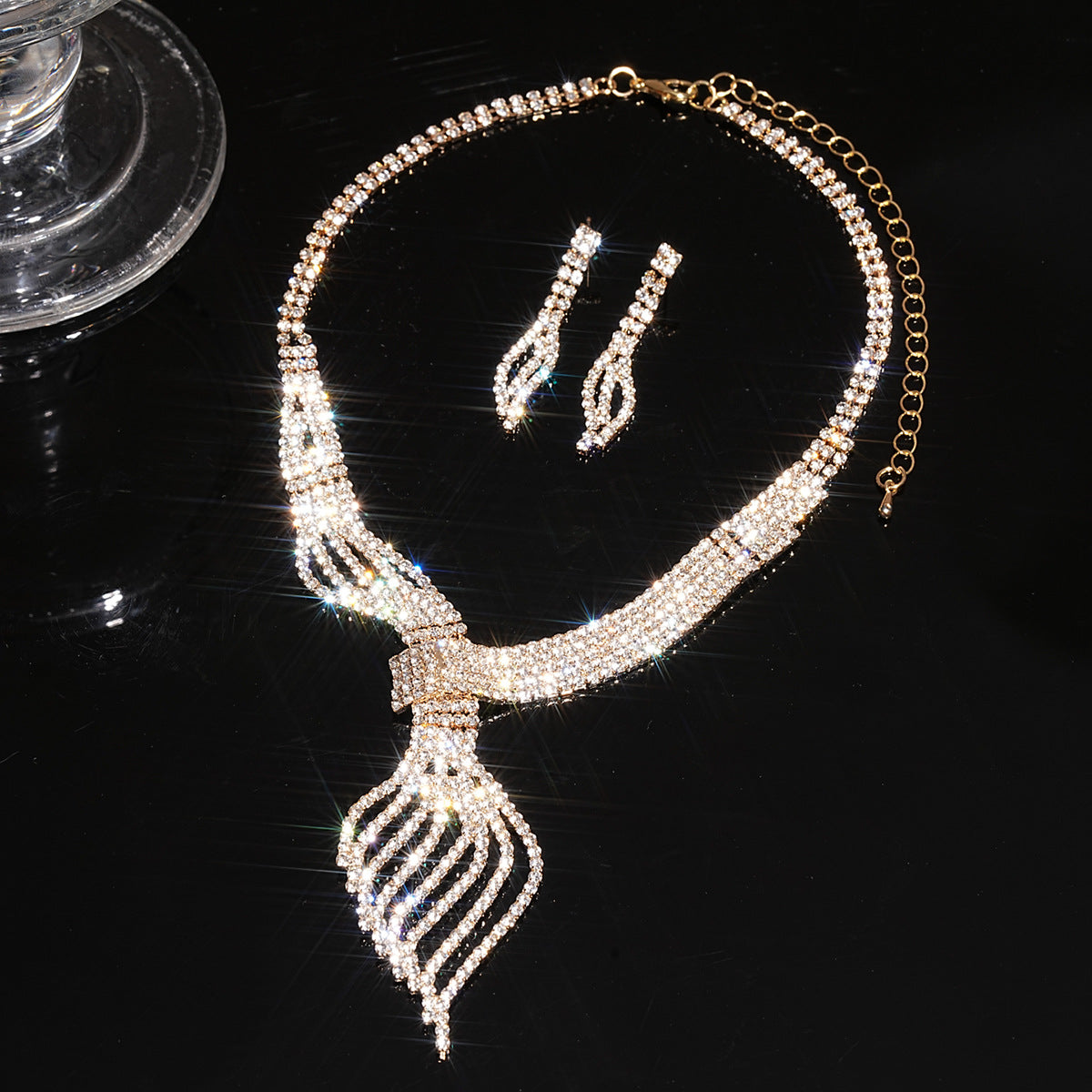 High-grade Clavicle Chain Fashion Grandeur Personality Jewelry Suit Maisonore