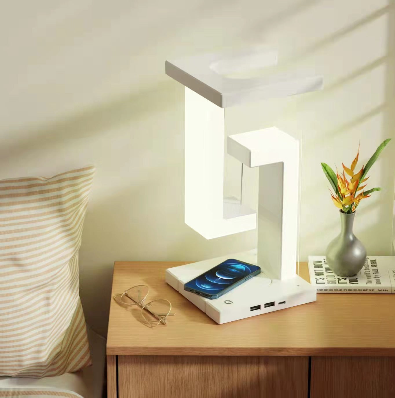 Creative Smartphone Wireless Charging Suspension Table Lamp Balance Lamp Floating For Home Bedroom Maisonore