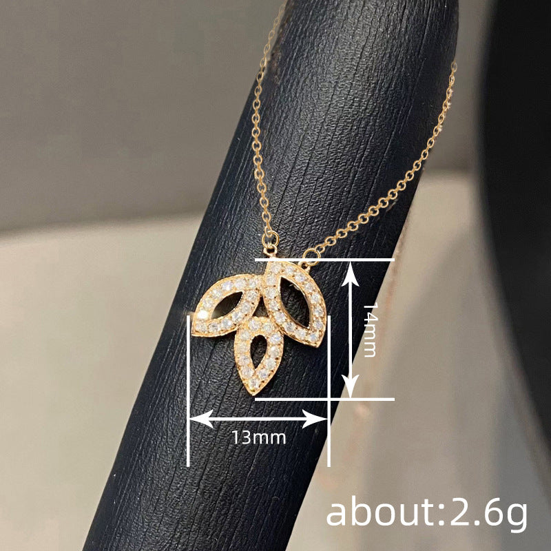 Women's Metal Hollow Leaf Horse Eye Necklace Maisonore