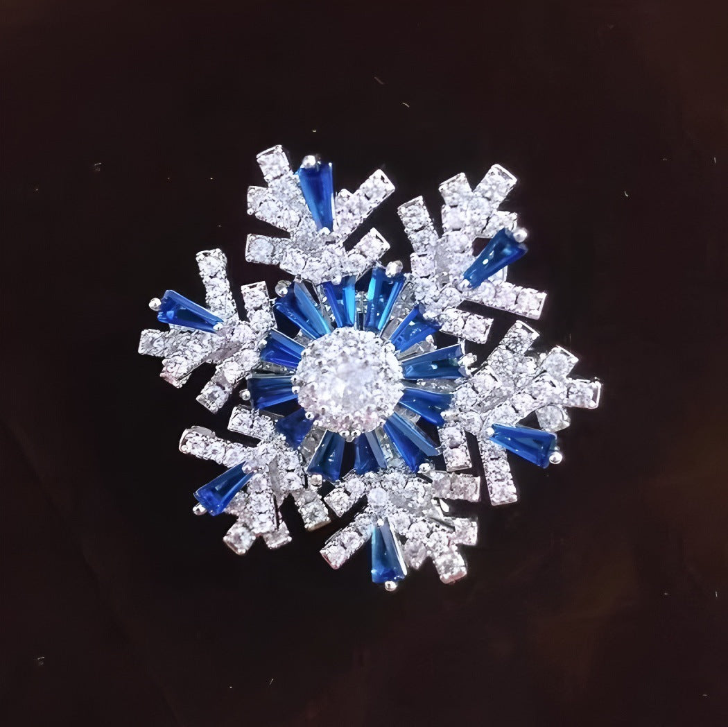 Luxury Good Luck Comes Brooch High-end Women's Exquisite Spinning Snowflake Pin Niche Design Corsage Maisonore